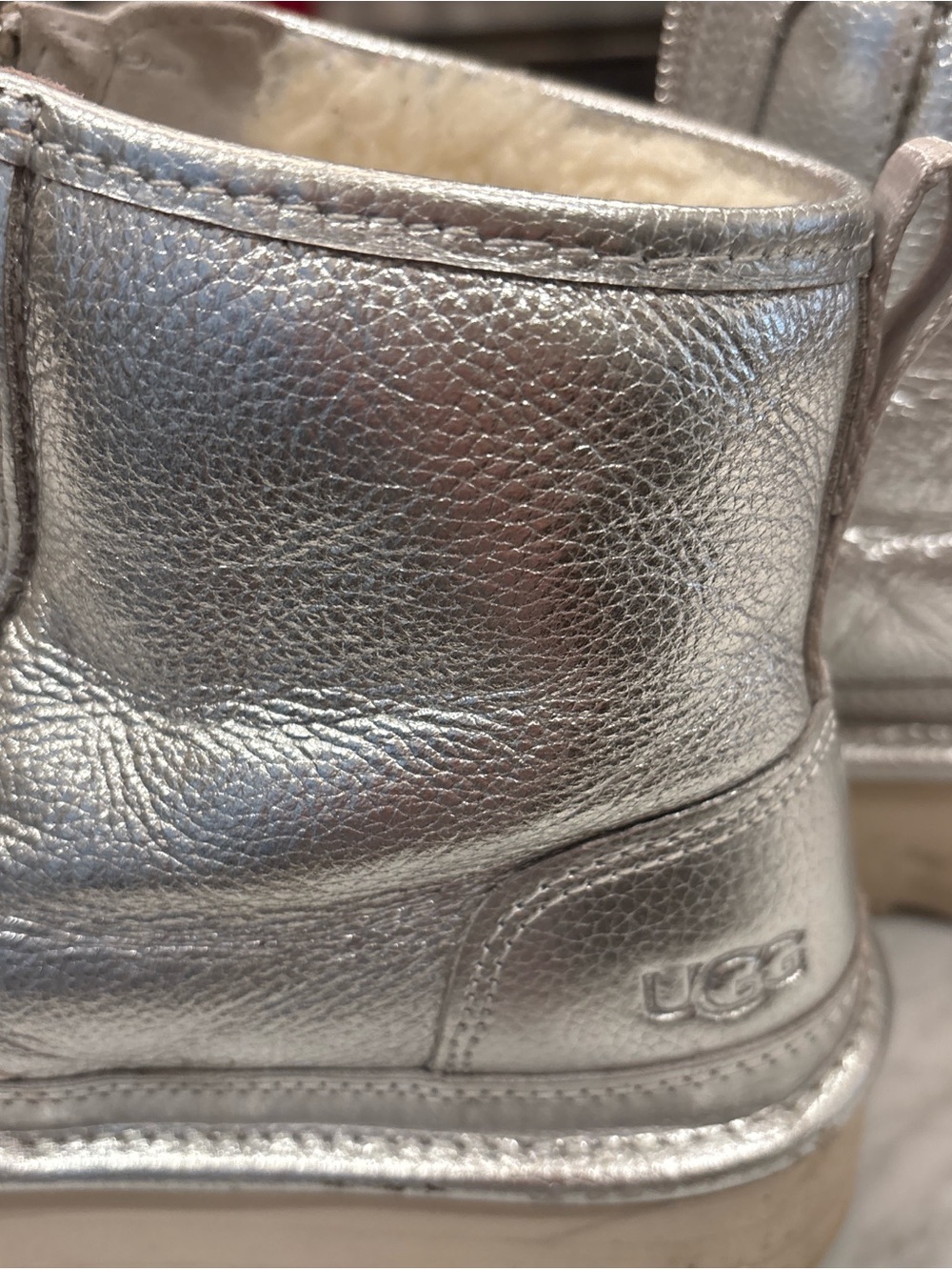 UGG BOOTS - Picture 8 of 8